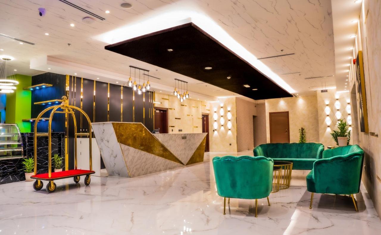 فندق Raha Grand 3*